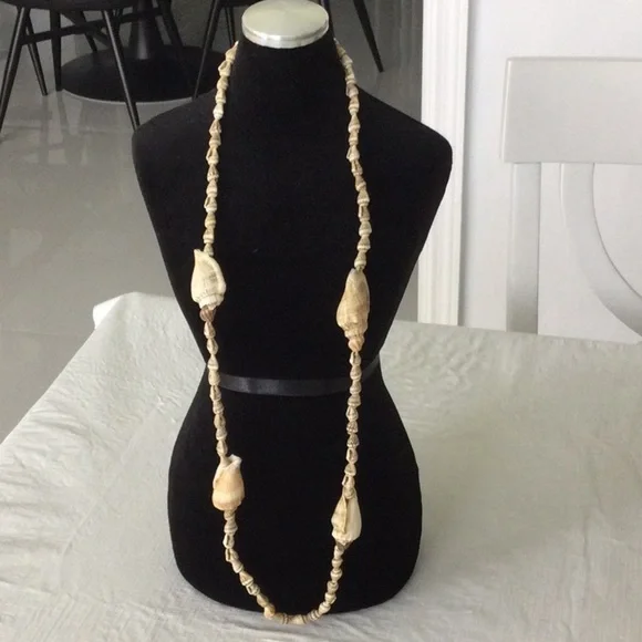 Natural Shell Necklace with Cream Tones - Picture 1 of 3